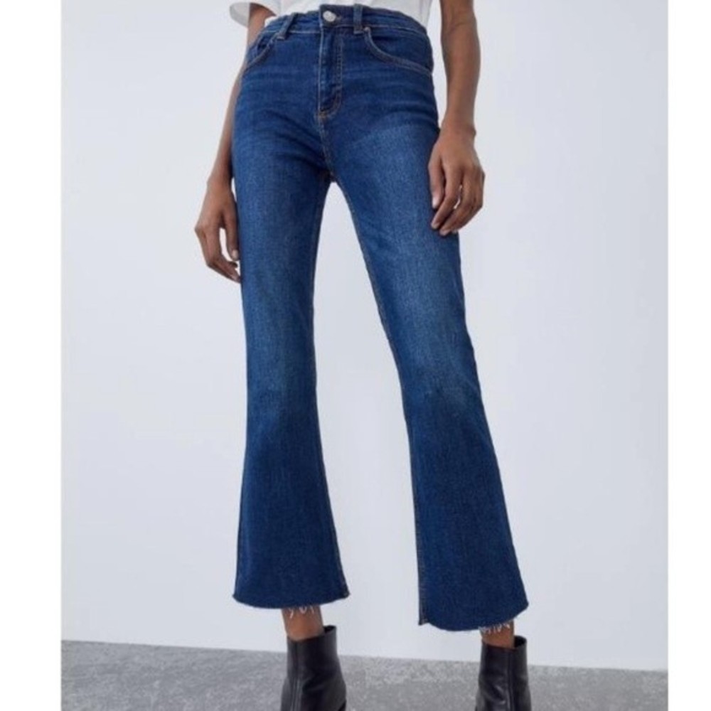 𝅺zara trafulic denim women’s cropped mid rise flare leg dark denim jeans size 6